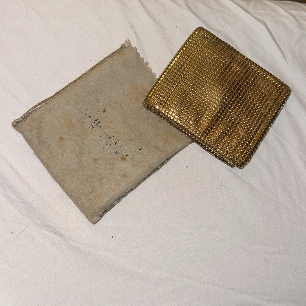 Vintage GOLD Chainmail Blk bi fold wallet with mini snap pocket inside “Evans”